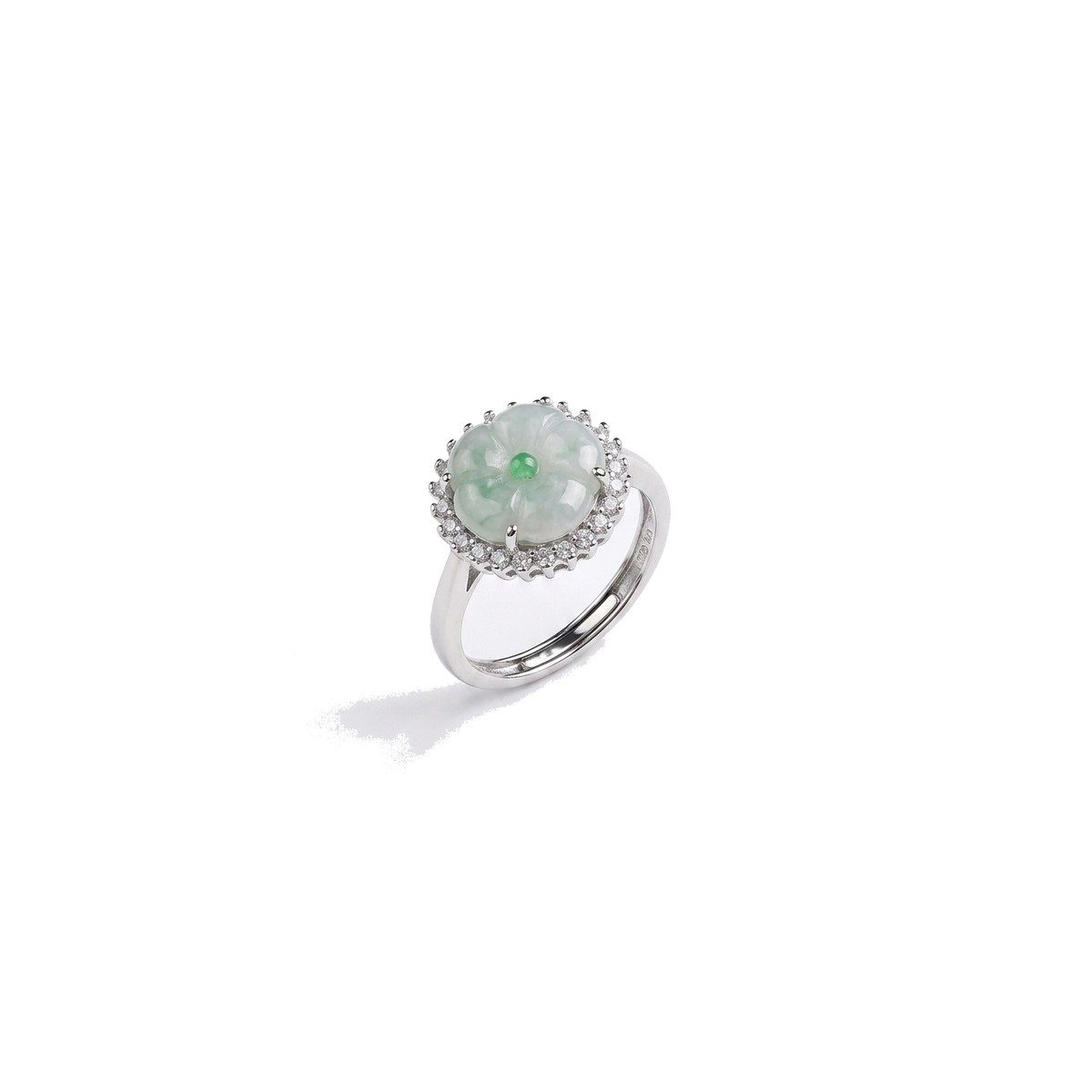 Bague Douceur de printemps — Jade vert sculpté en fleur